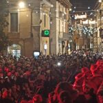 Centinaia di bimbi accendono il Natale a Sulmona. Si tenta proroga per luminarie